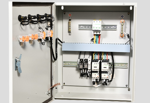 配電箱內(nèi)部實物圖